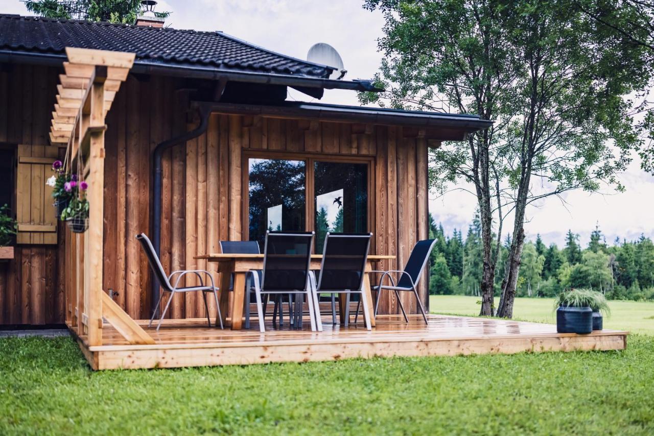 Die Laerchen-Lodge Maishofen Bagian luar foto