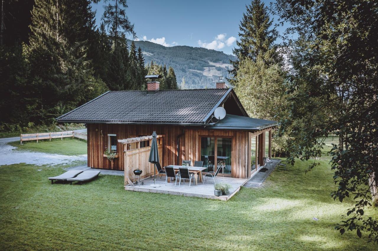 Die Laerchen-Lodge Maishofen Bagian luar foto
