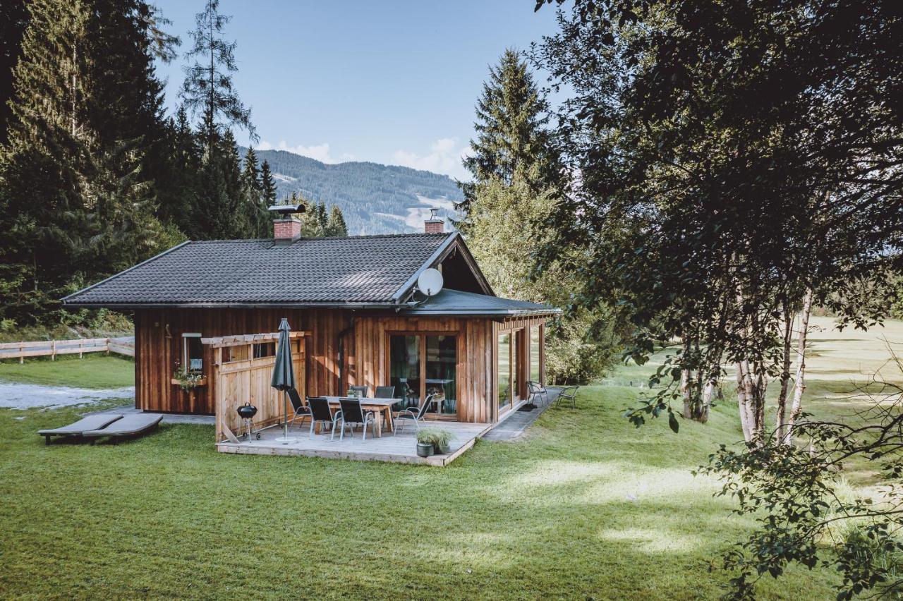 Die Laerchen-Lodge Maishofen Bagian luar foto